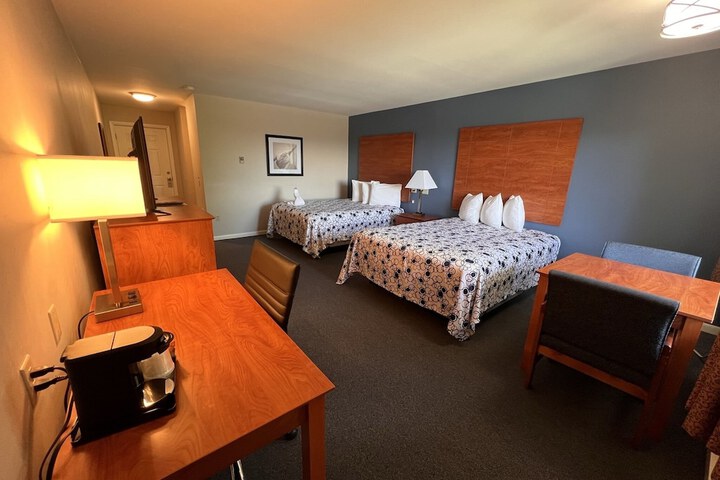 Room 10 of 18