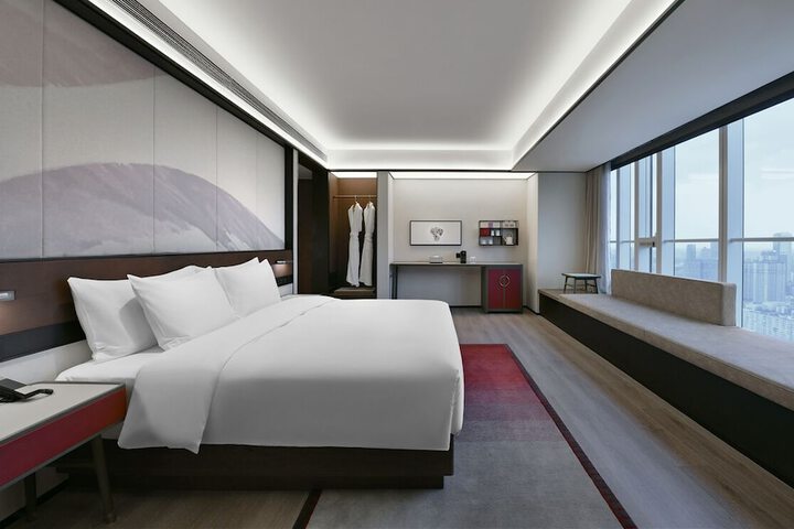 Room 16 of 39