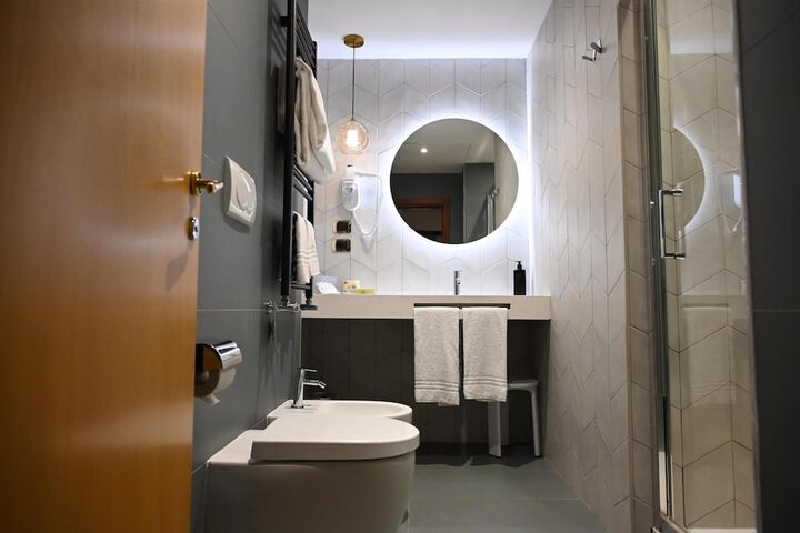 Room 85 of 111