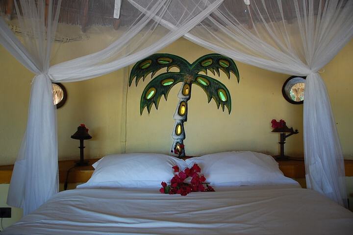 Room 4 of 68