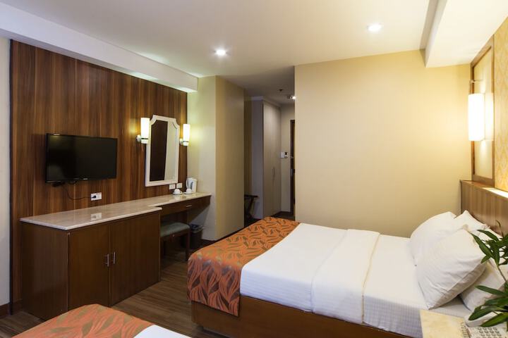 Room 13 of 23