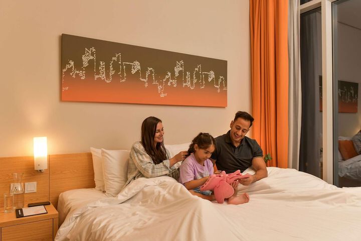 Room 3 of 73
