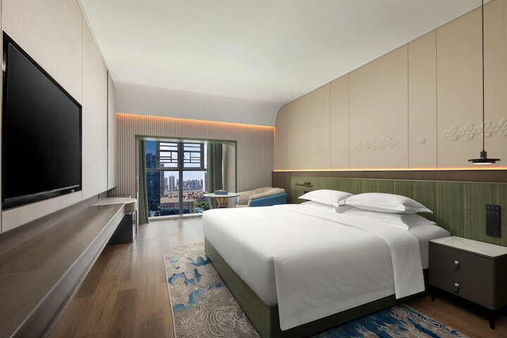 Room 6 of 20