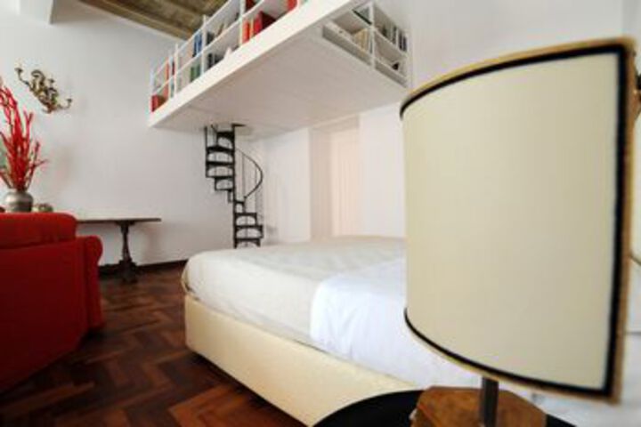 Room 17 of 36