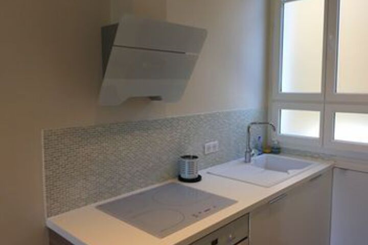 Room 95 of 200
