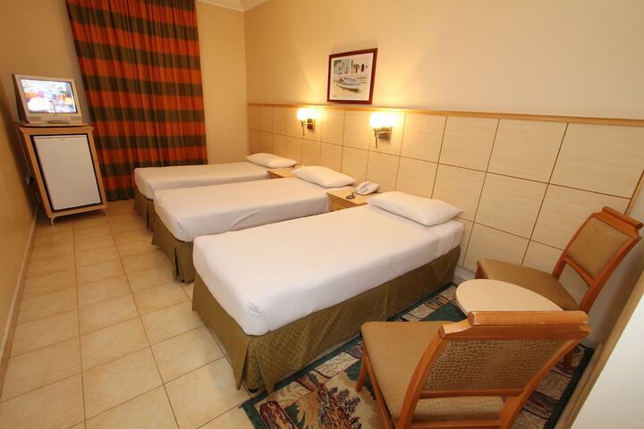 Room 7 of 13