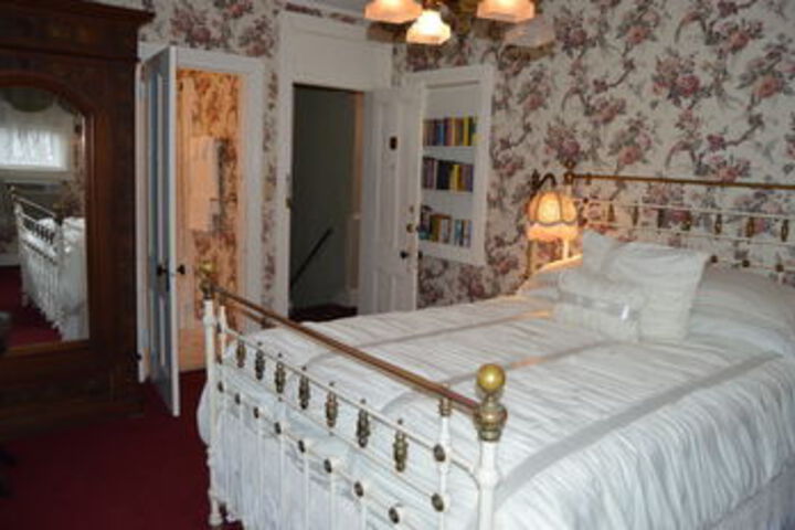 Room 34 of 117