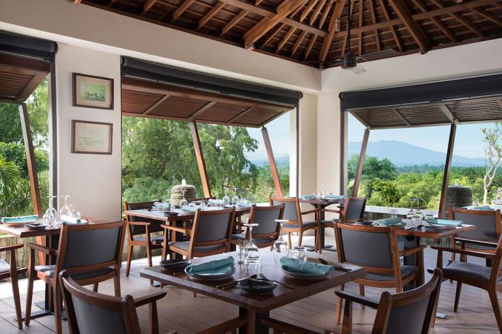Dining Photos