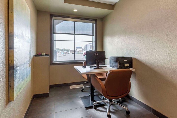 Business Center 27 of 29