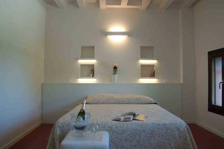 Room 2 of 59