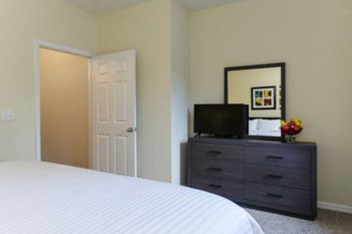 Room 13 of 38