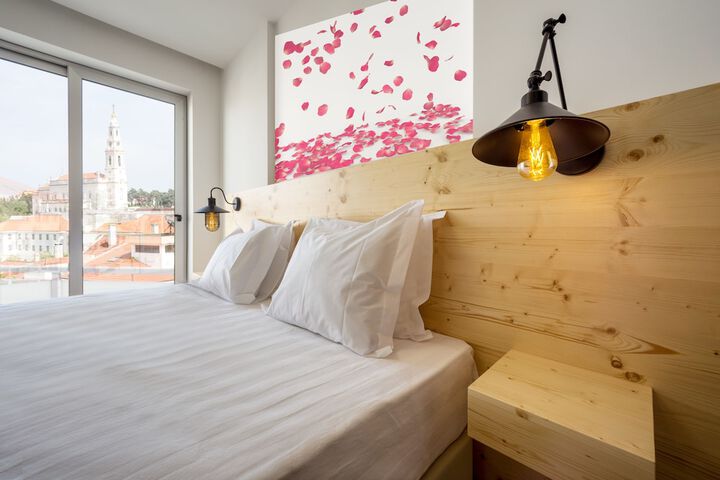 Room 4 of 25