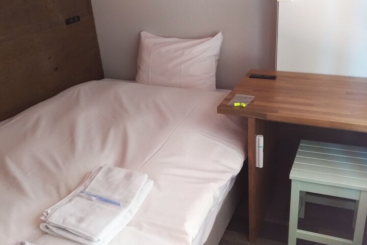 Room 7 of 139