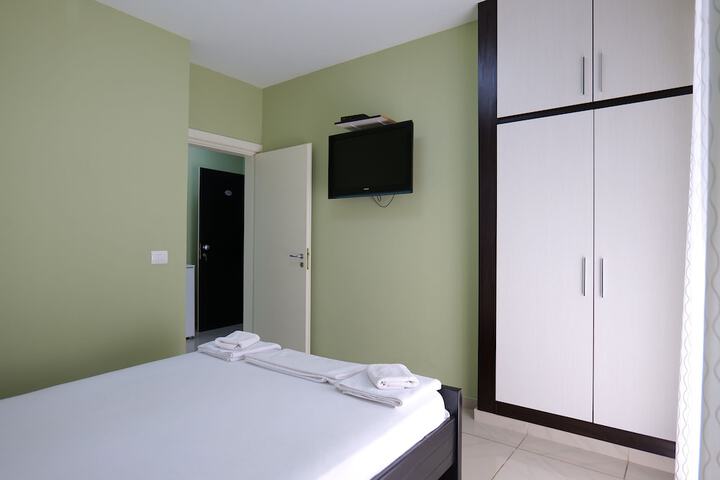 Room 21 of 108