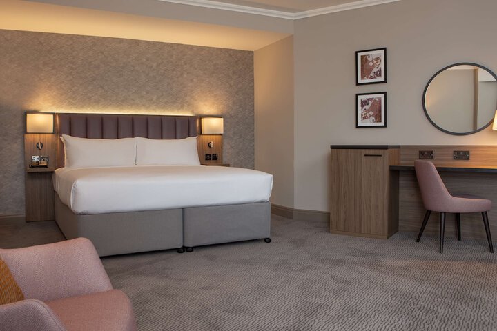 Room 5 of 87