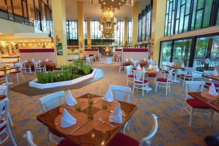 Dining 74 of 118