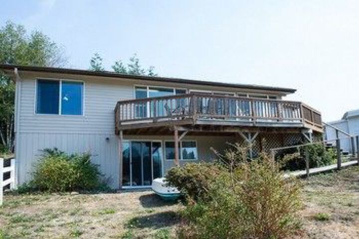 Image of Lake Point Hideaway 3 Br Home by RedAwning