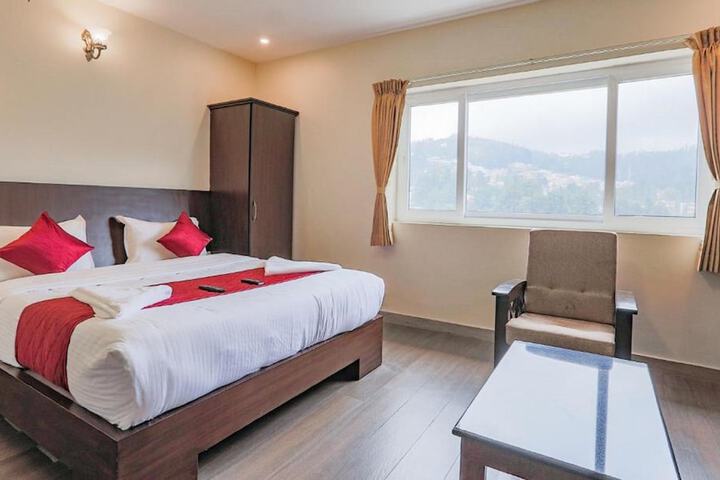 Room 9 of 25