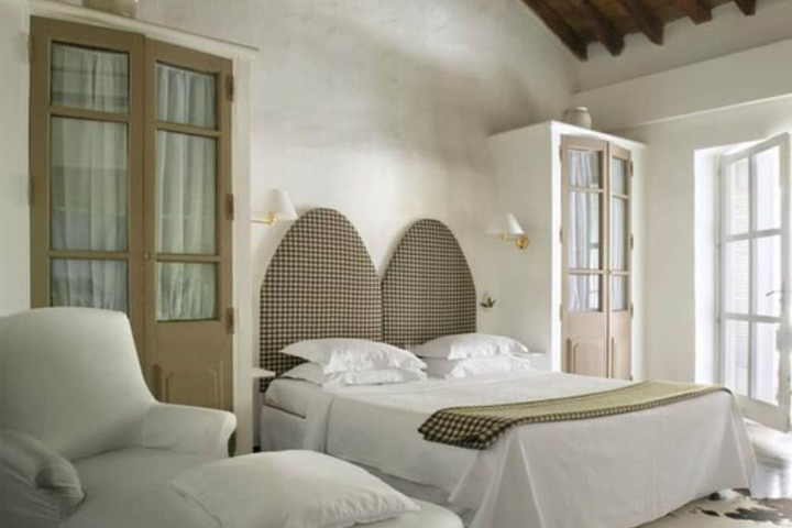 Room 4 of 27