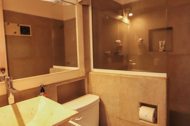 Room 52 of 133