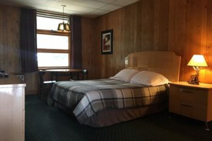 Room 7 of 16