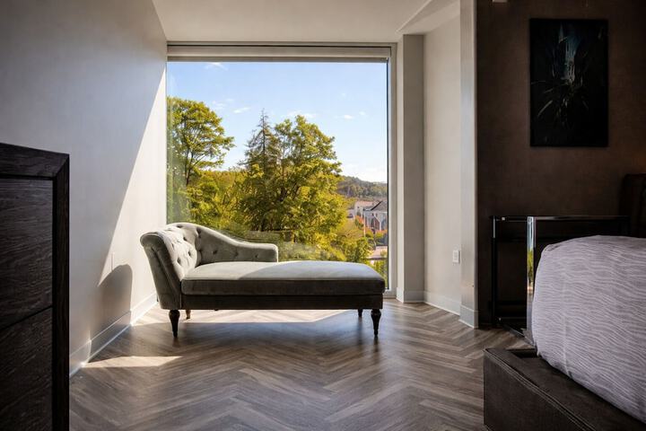 Room 25 of 52