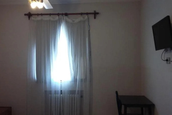 Room 6 of 19