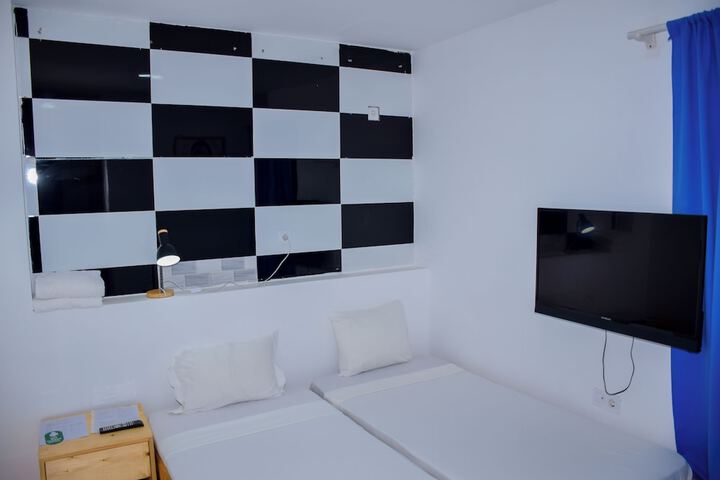 Room 10 of 58