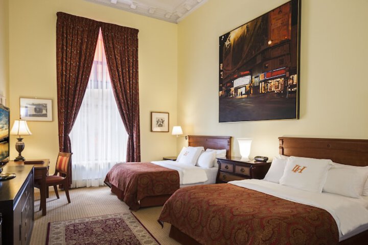 Room 27 of 72
