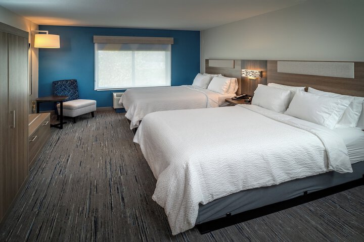 Standard 2 Queen Beds Extra Floor Space (9 of 19)