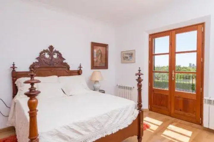 Room 4 of 23
