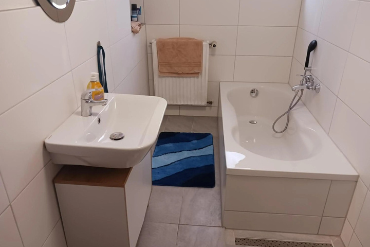 Room 7 of 16