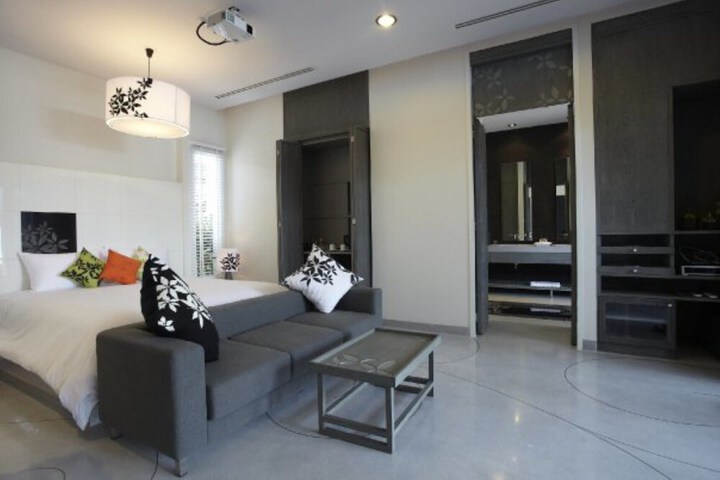 Room 12 of 75
