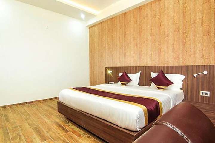 Room 15 of 27