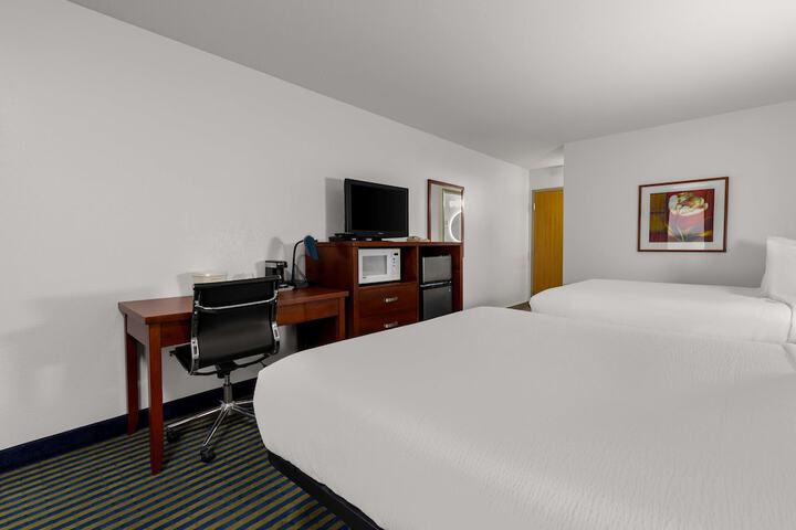 Room 6 of 32
