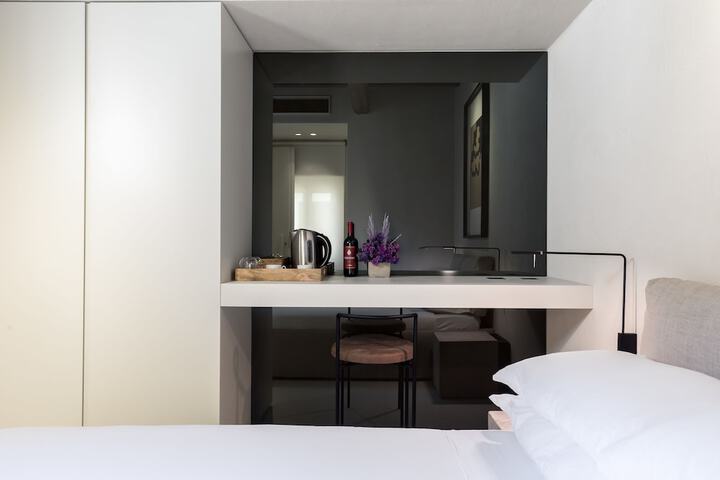 Room 12 of 68