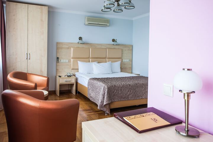 Room 6 of 88
