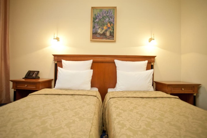 Room 11 of 65