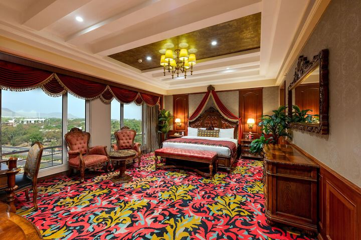 Room 6 of 56