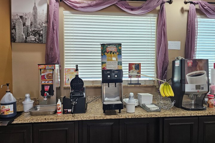 Breakfast/Coffee Service 28 of 44