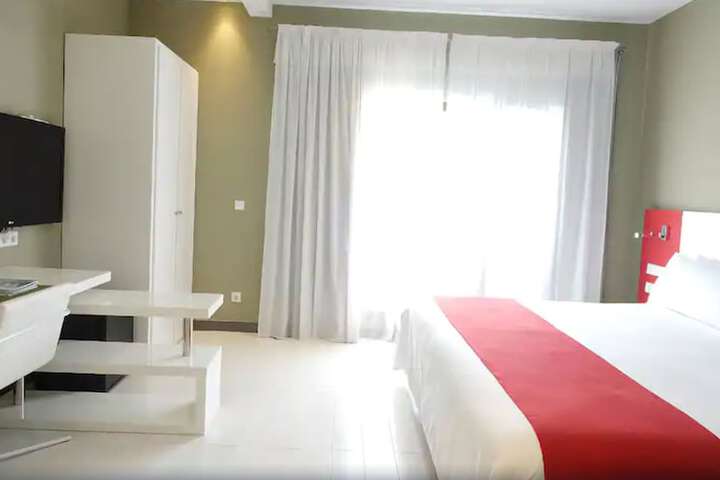 Room 8 of 54