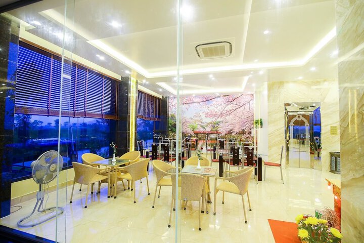 Hotel Interior 4 of 40