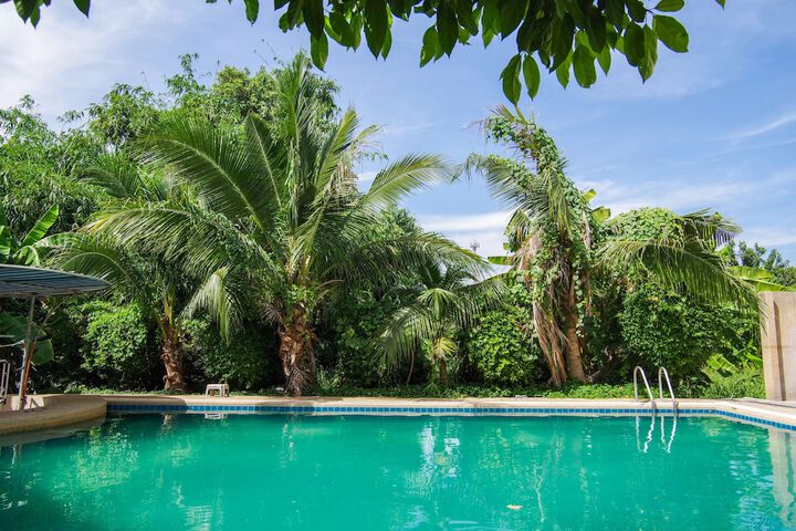 Pool Hotel