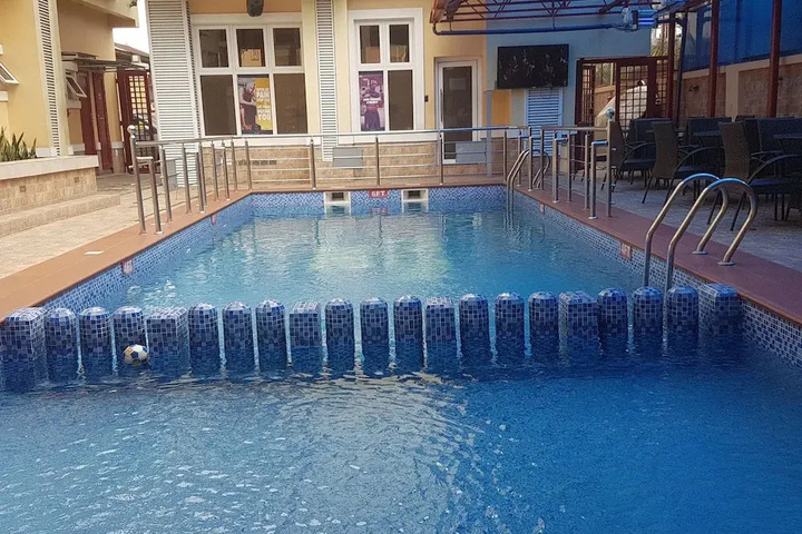 Pool 11 of 11
