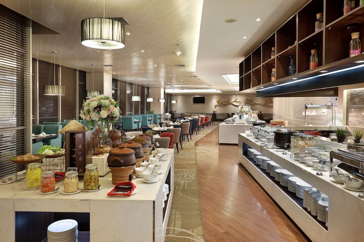Breakfast/Coffee Service 30 of 47