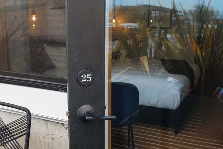 Room 64 of 159