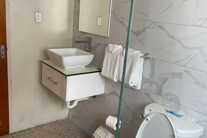 Room 21 of 36