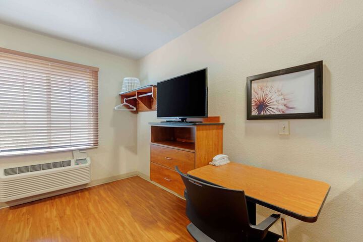 Studio Double Bed (2 of 8)