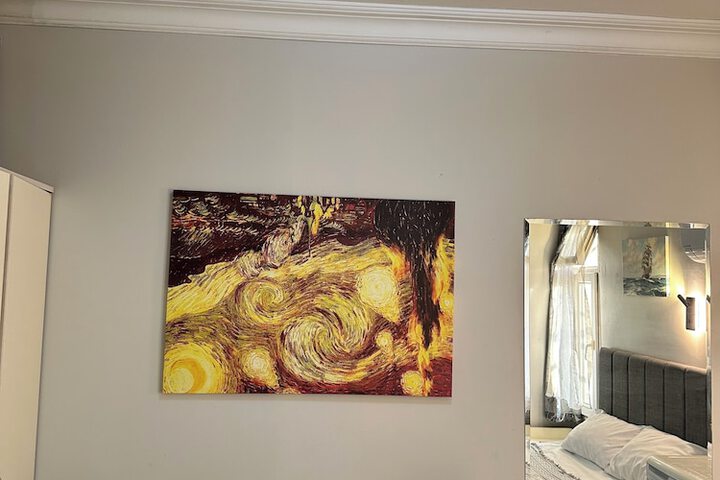 Room 6 of 23