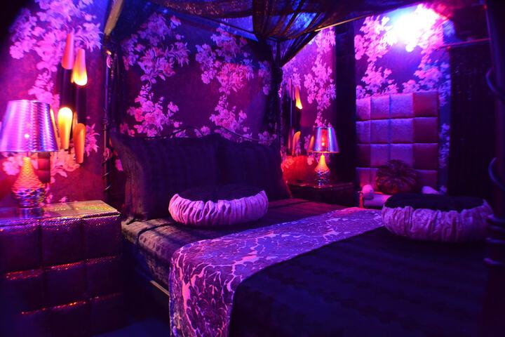 Room 25 of 139